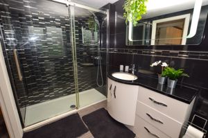 En-Suite- click for photo gallery